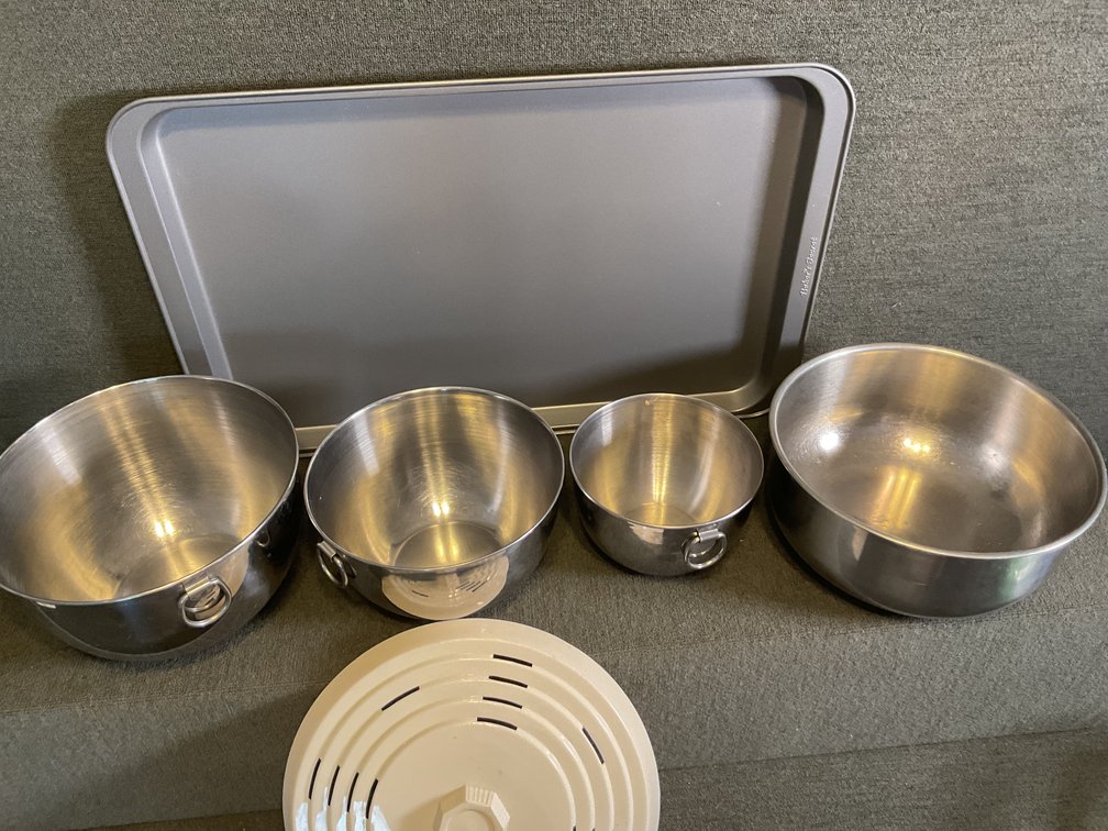 Image for Stainless Bowls and Baking Pan