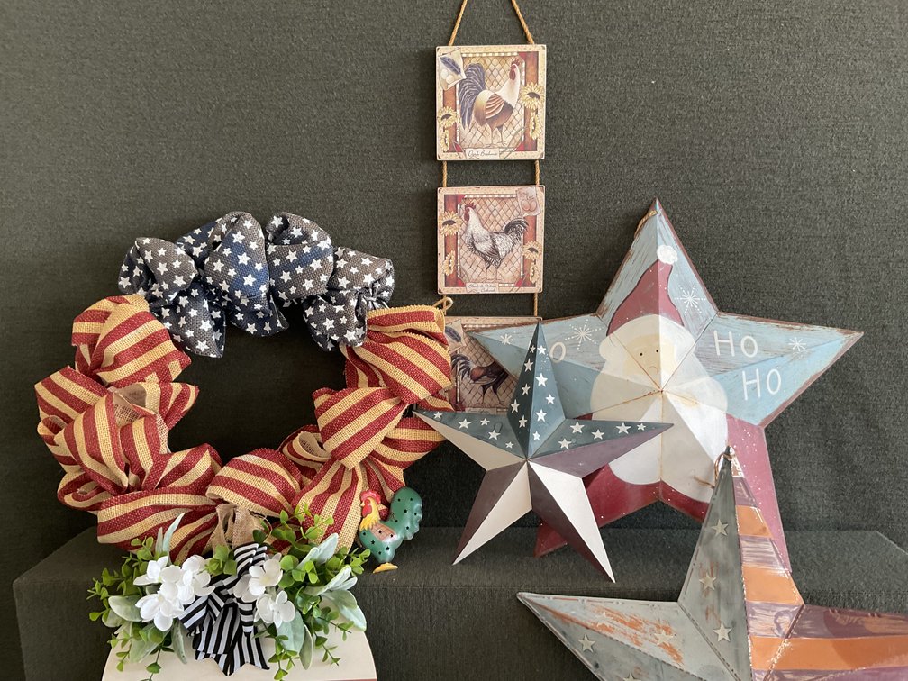 Image for Holiday Decorator’s Lot