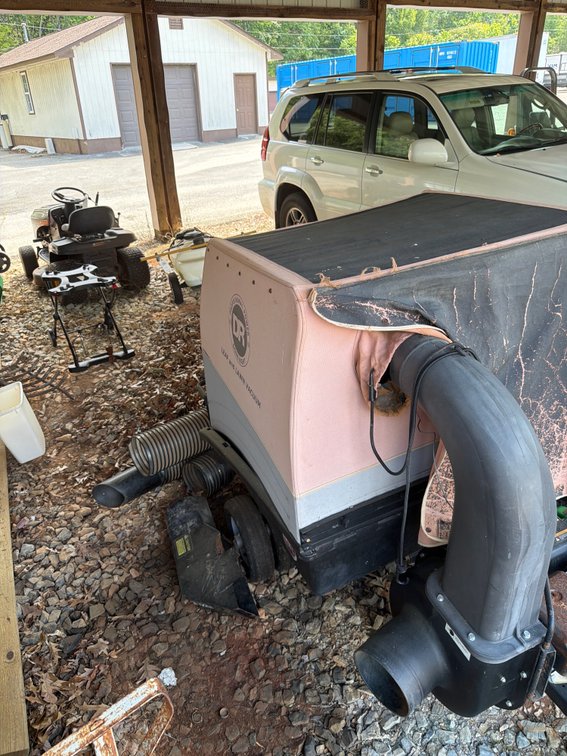 Image for DR leaf and lawn vacuum