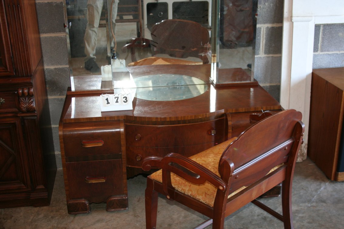 Image for Early 1940's 5 piece Waterfall bedroom suite