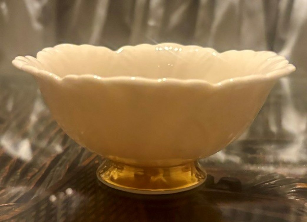 Image for Sm. 4” ruffled serving bowl with gold base, by Lenox