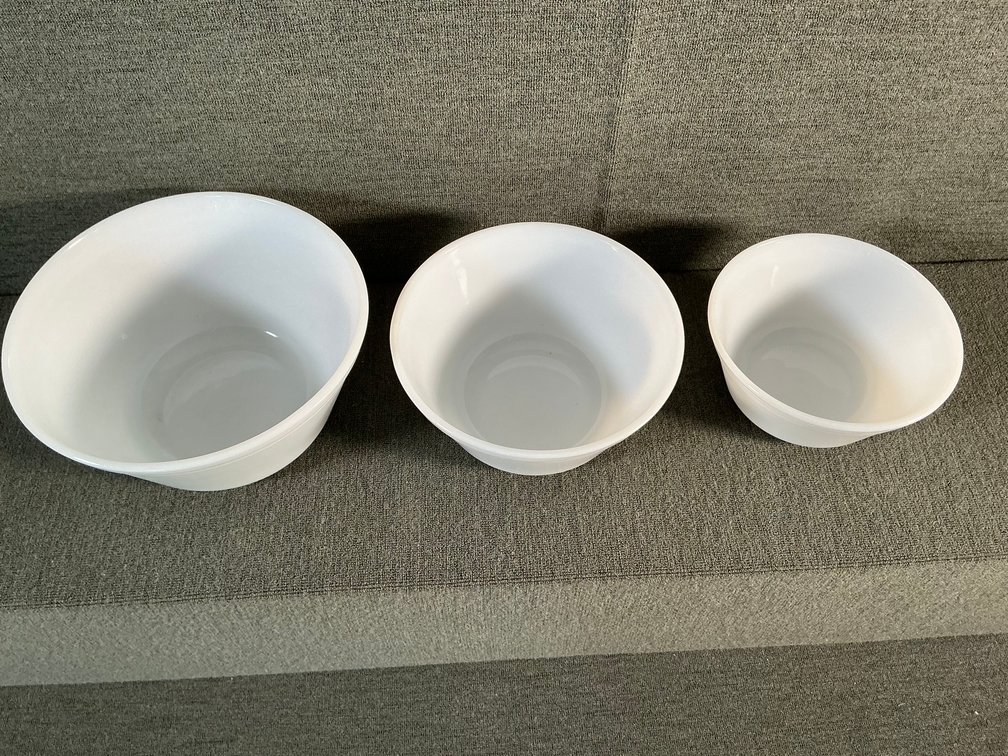Image for Milk Glass Nesting Bowls