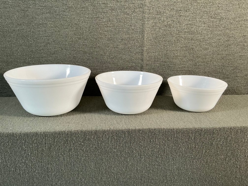 Image for Milk Glass Nesting Bowls