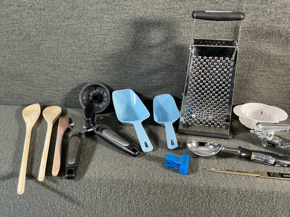 Image for Kitchen Utensil Lot