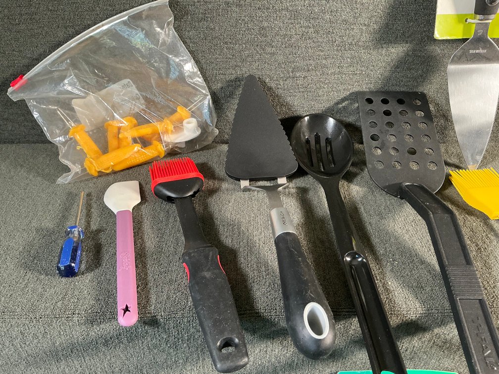 Image for Miscellaneous Kitchen Lot