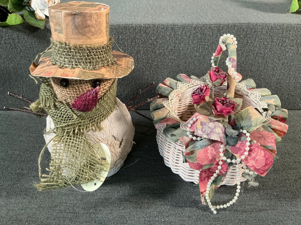 Image for Decorator Lot with China Roses
