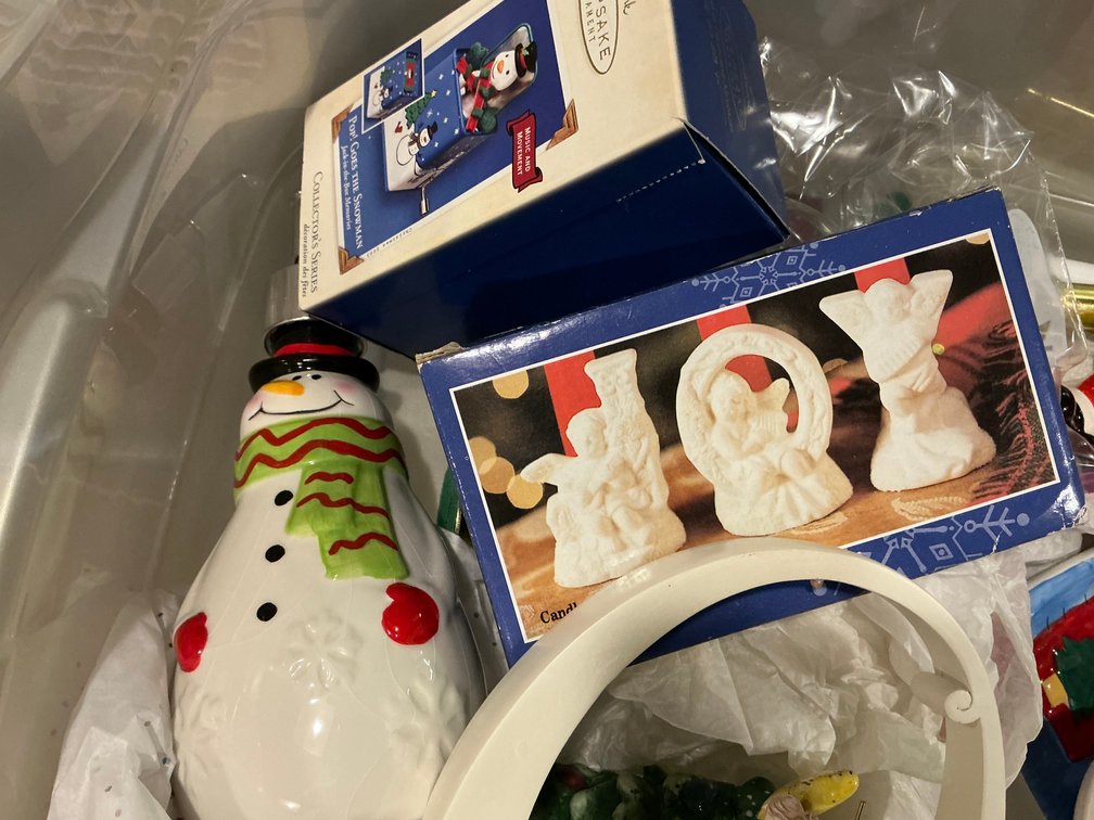 Image for Christmas Dinnerware & Decorations