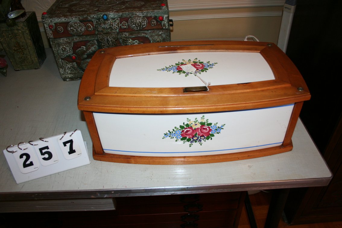 Image for Maple & Porcelain Box 20