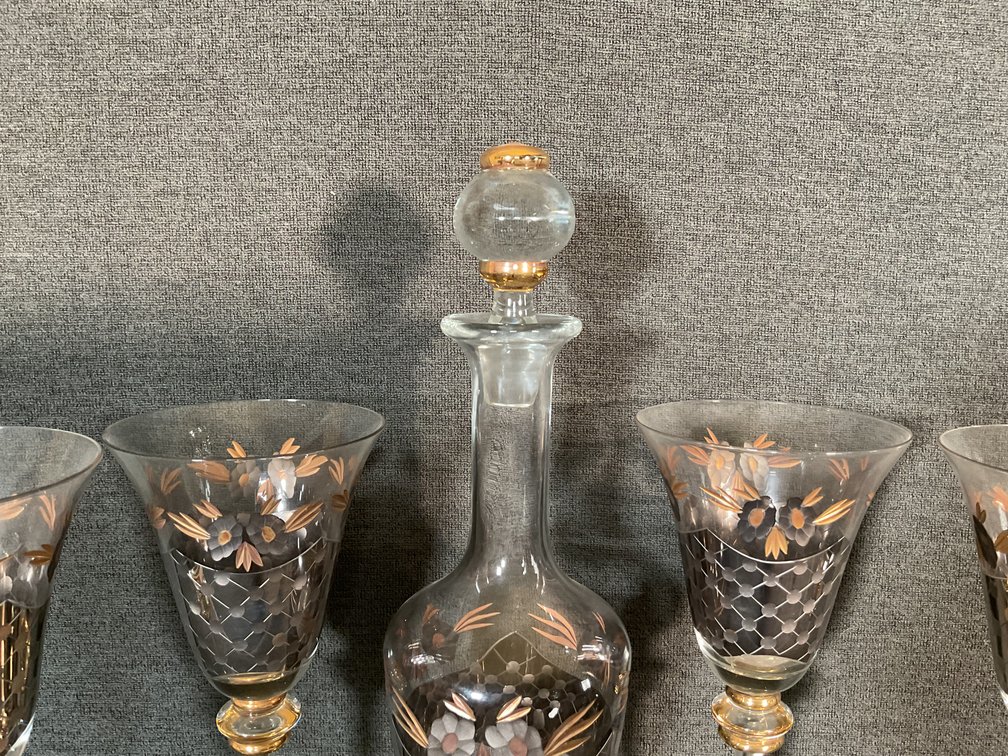 Image for Romanian “Corks Pop” Wine Set