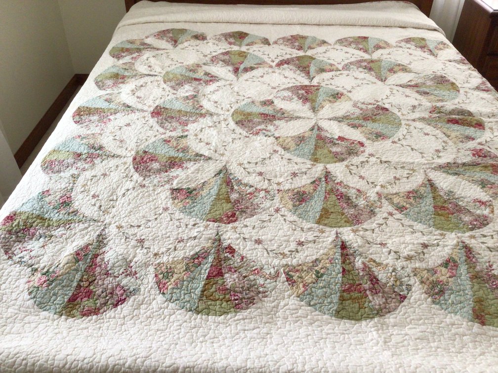 Image for JC Penney Queen Bedspread