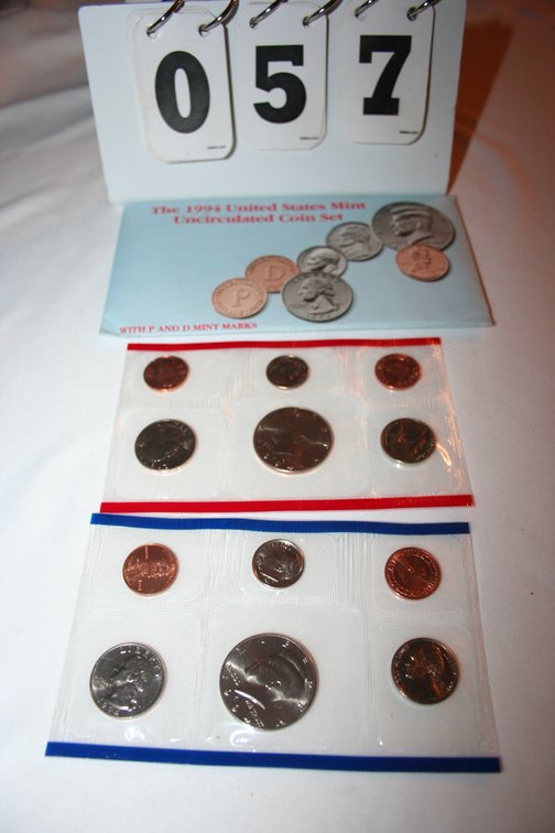 Image for 1994 Mint Set (3) Susan B Anthony Dollars (Denver / Philadelphia)