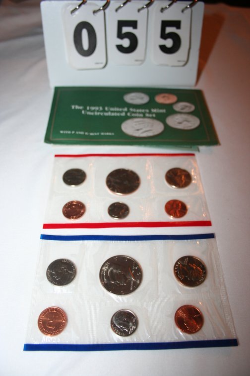 Image for 1993 Mint Set (3) Susan B Anthony Dollars (Denver / Philadelphia)