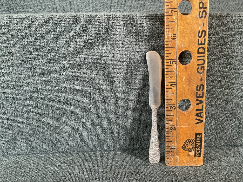 Image for S Kirk & Son “Repousse” Sterling Silver Individual Butter Knives