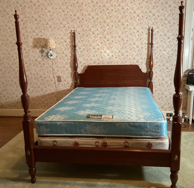 Image for Henkel Harris Solid Cherry Four Poster Bed