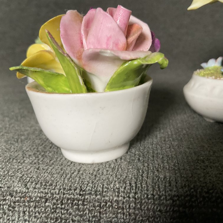 Image for Coalport and More Miniature Floral Arrangements