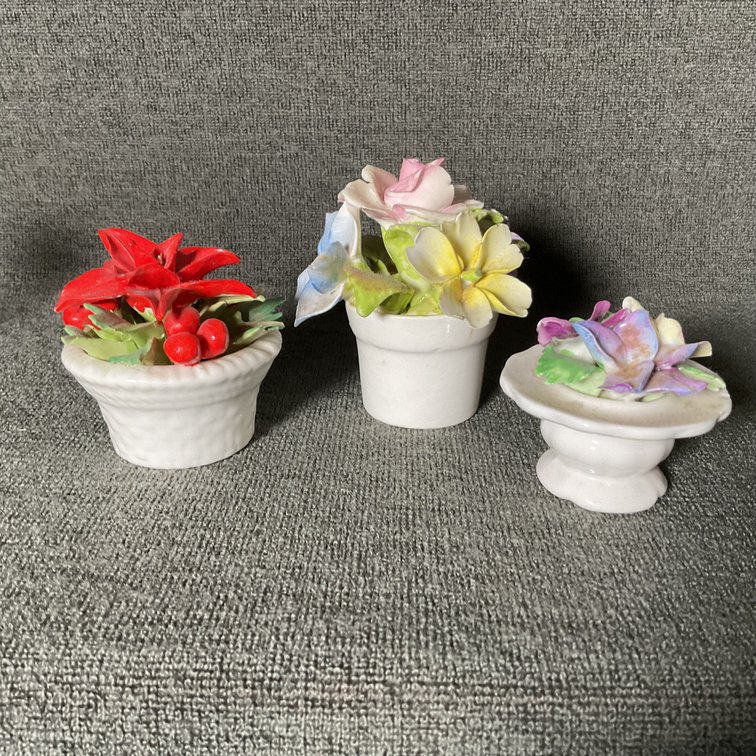 Image for Coalport and More Miniature Floral Arrangements