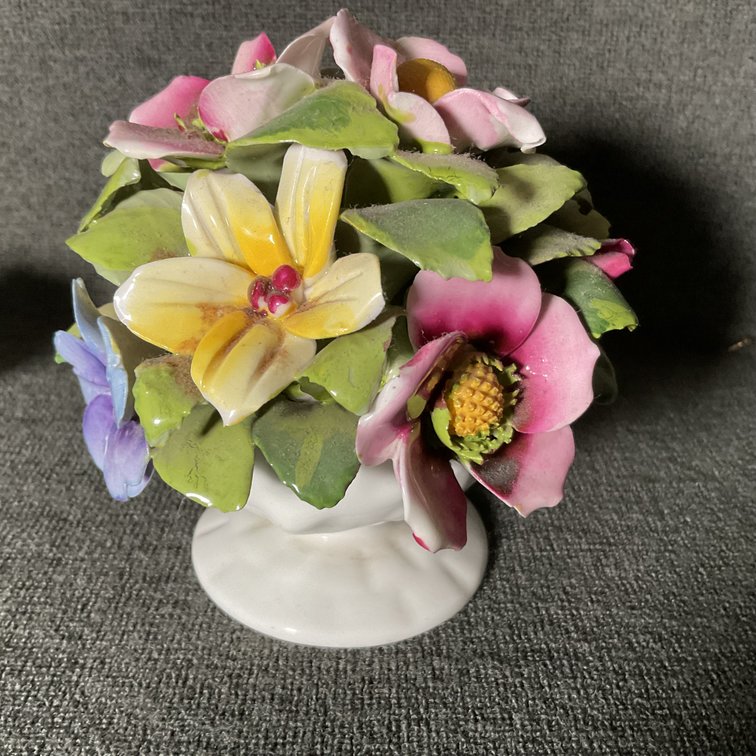 Image for Coalport and More Miniature Floral Arrangements