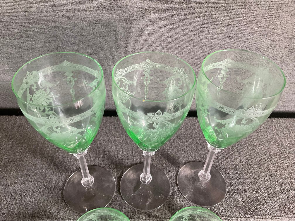 Image for Heisey Moongleam ”Empress” 10 oz Tall Stem Goblet