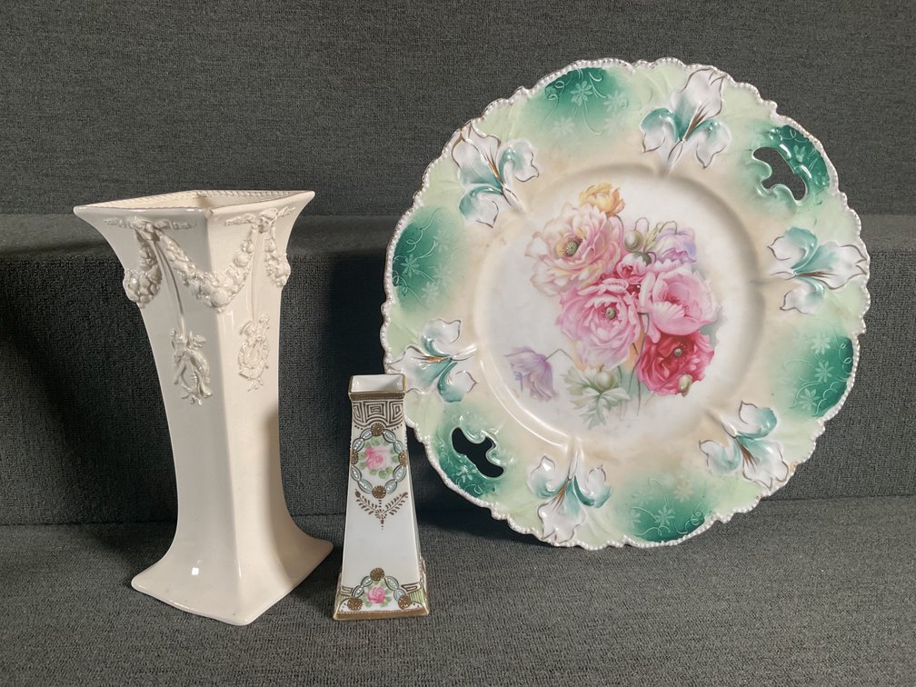 Image for Wedgwood Queensware Vase and RS Prussia Plate