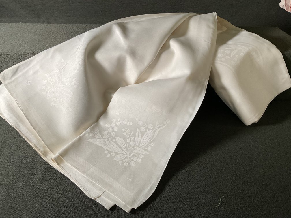 Image for Fine Linen Table Cloth