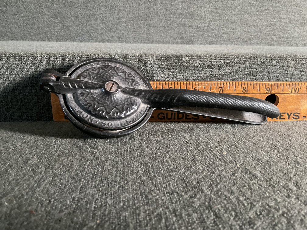 Image for Arcade #2 Cast Iron Lemon Squeezer