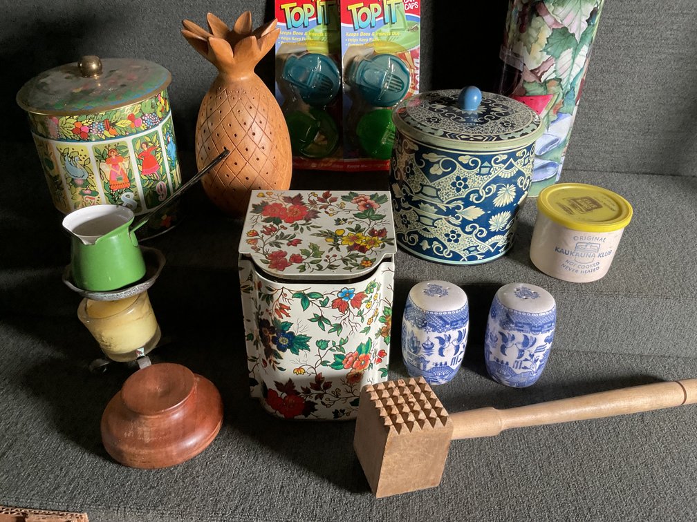 Image for Tins and Decor Items