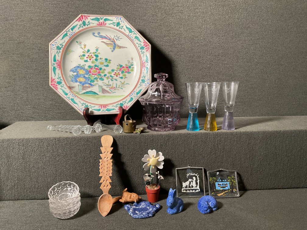 Image for Glass and Decor Lot