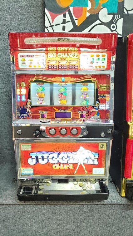 Juggler Girl by Kitac Slot Machine