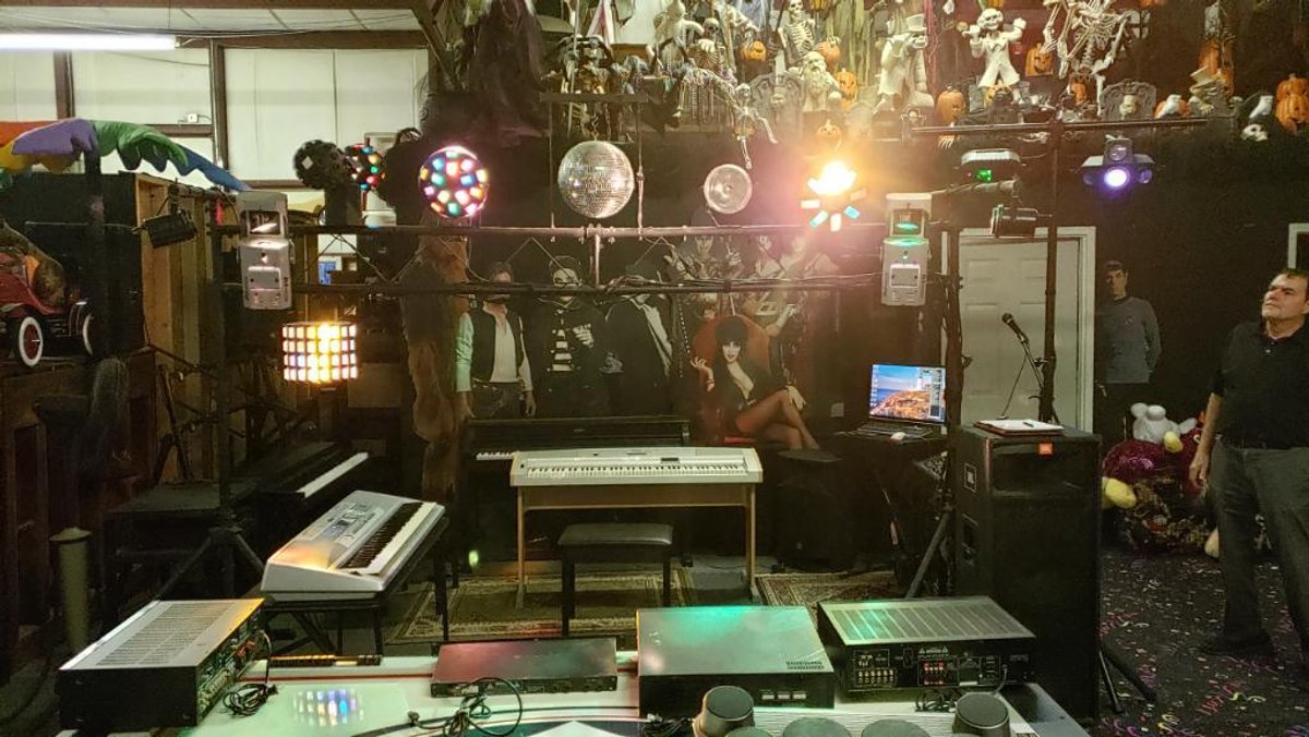 Light Truss System with Lights - Includes (2) DJ Scan 250, Razz Matazz, Rotating Color Burst, Tornado, Mirror Ball, Strobe Light, Color Burst, (2) Spot Lights, Lyte Quest Pro SFC-288 Controller, Lyte Quest PD-8 Power Distributor