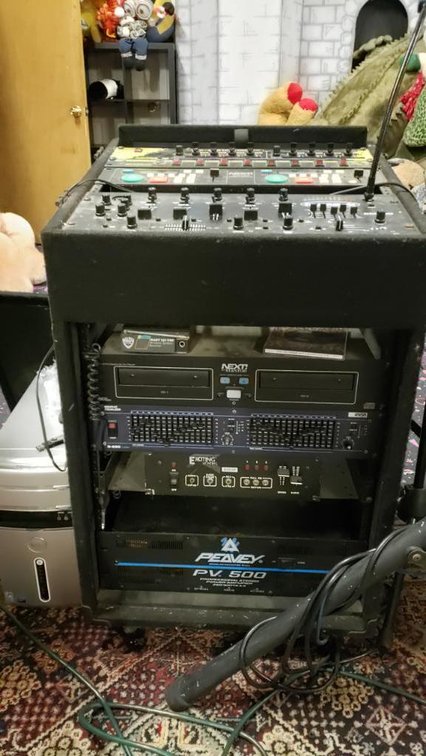 Portable Sound Rack with Next NCD-5000, Numark CM100, Next Dual CD, DOD-R830, Exciting Lighting 60003P, Peavey PV-500 Amplifier