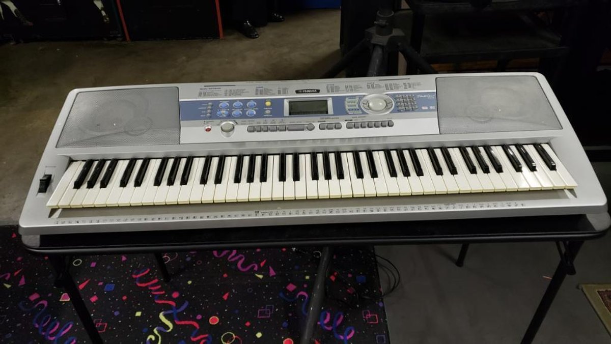 Yamaha Portable Grand Keyboard Model DGX-200