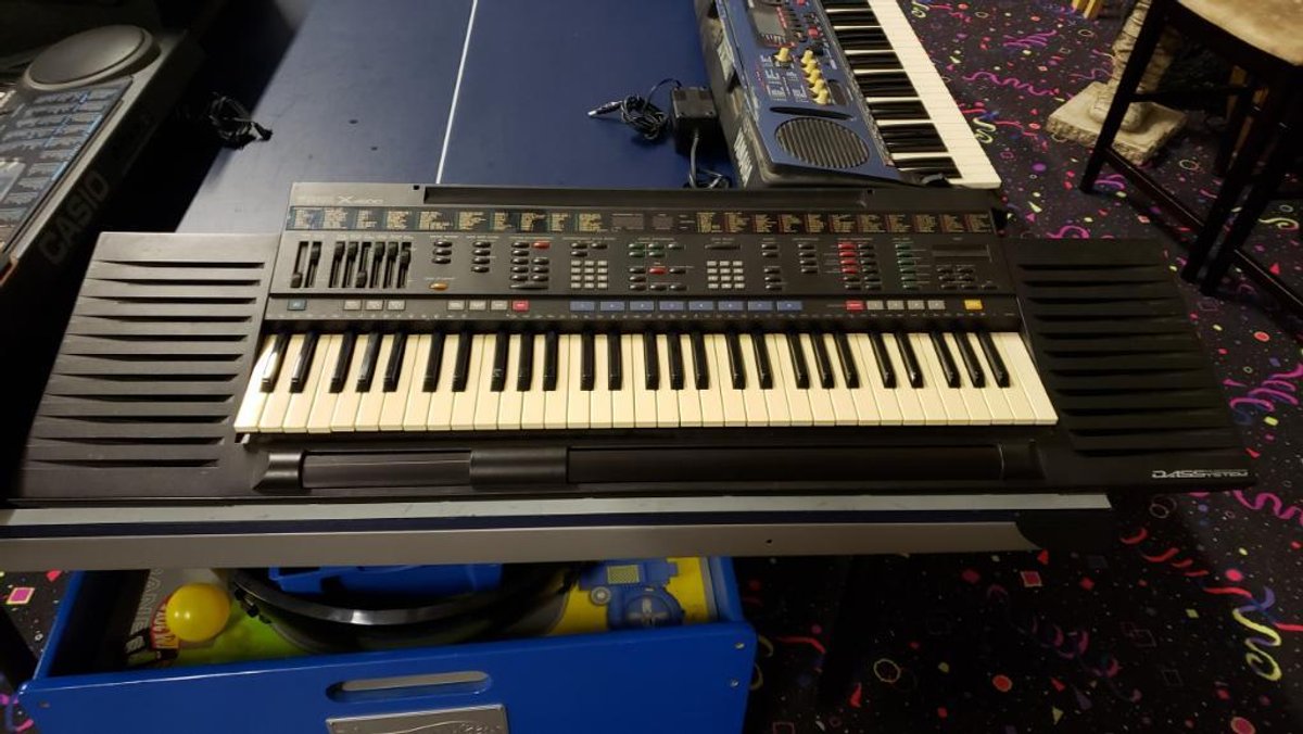 Yamaha X 4500 Digital Architectural Synthesizer
