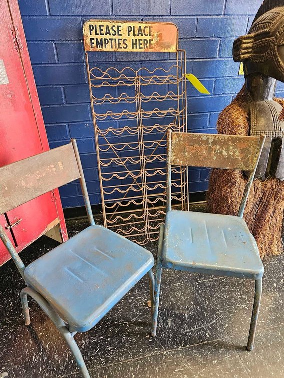 Vintage Pepsi Empty Bottle Wire Rack and (2) Vintage Pepsi Metal Chairs