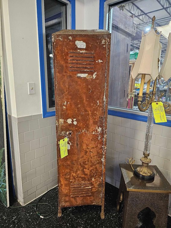 Vintage Metal Locker D: 72"t x 18"w x 18"d