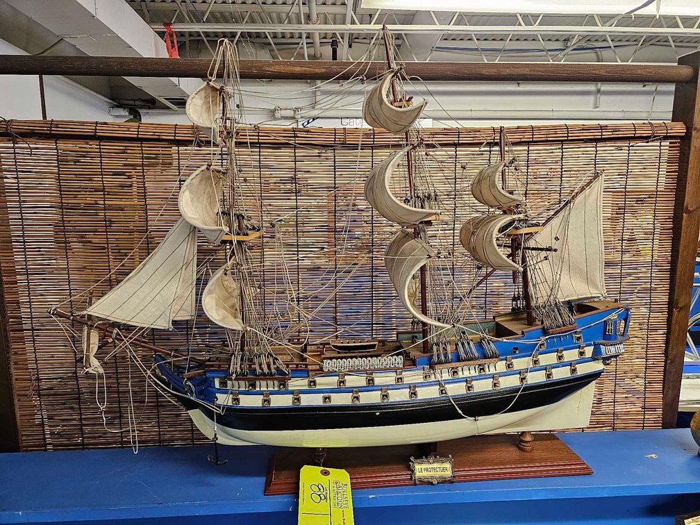 Le Protectuer Ship Model OAD: 36"l x 28"t