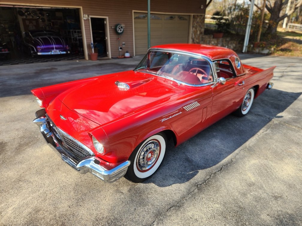 1957 Ford Thunderbird