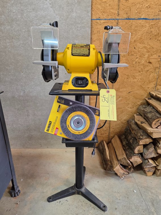 Dewalt DW758 8" Bench Grinder