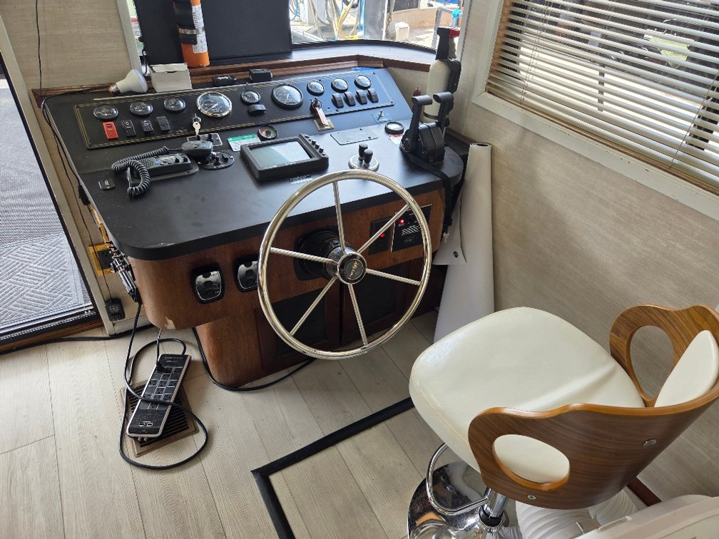 Image for 1998 Stardust 16' x 86' Houseboat