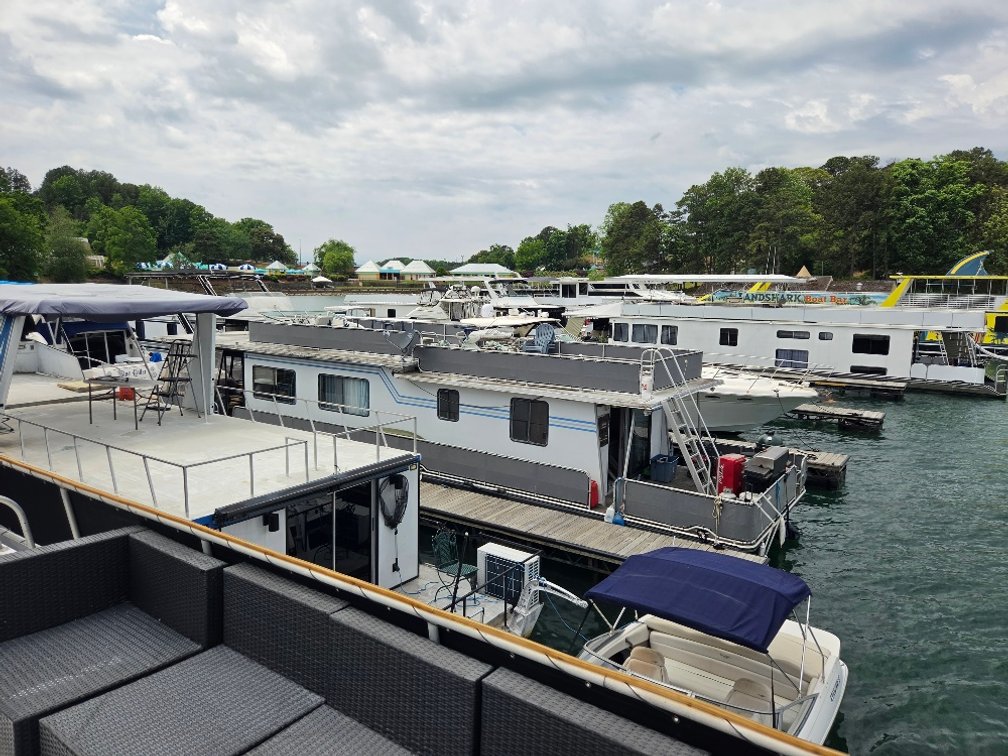 Image for 1998 Stardust 16' x 86' Houseboat
