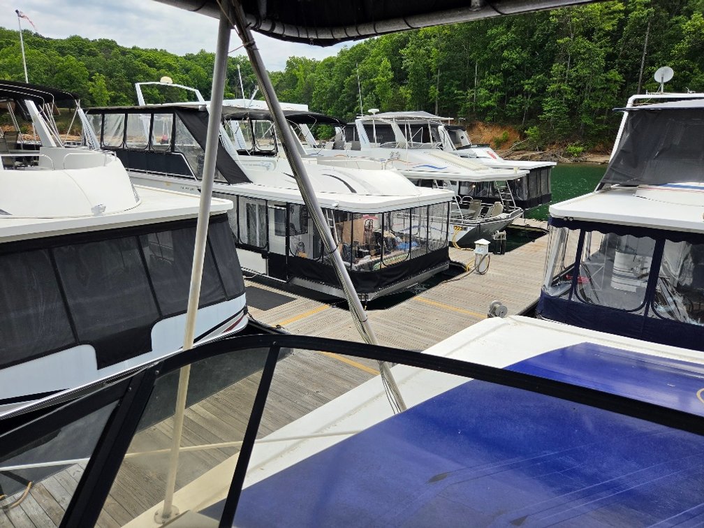 Image for 1998 Stardust 16' x 86' Houseboat
