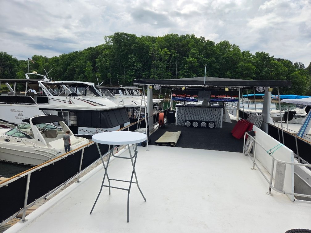 Image for 1998 Stardust 16' x 86' Houseboat