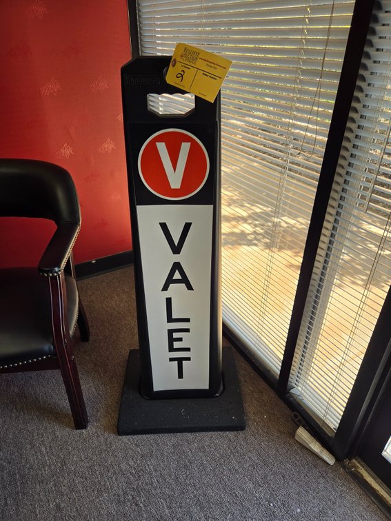 Plasticade "Valet" Sign