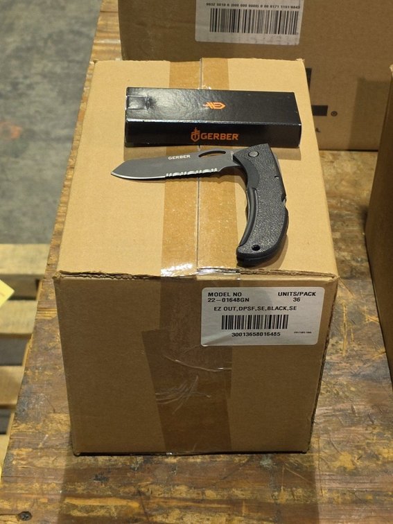 (36) Gerber EZ-Out DPSF Serrated Knives Model (22-01648GN)