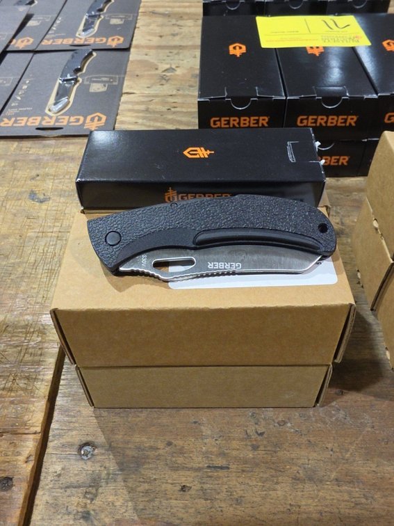 (12)Gerber EZ-Out DPSF Satin Folding Knives