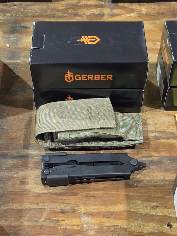 (2) Gerber MP600 Multi-Plier Black Model (30-000453N)