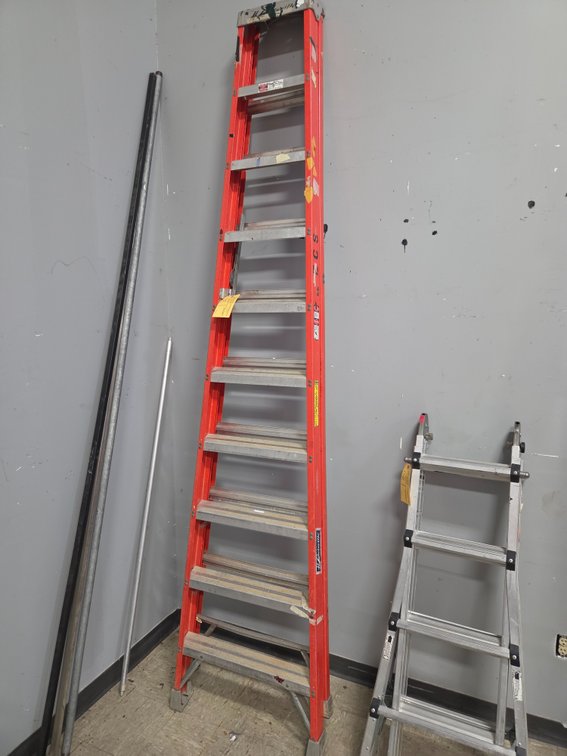 Louisville 10' Ladder