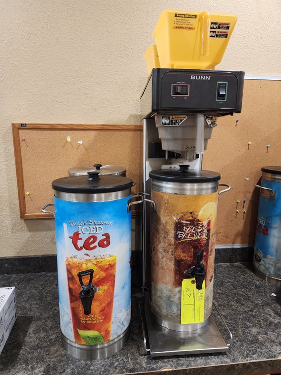 Bunn Model TB3Q Tea Brewer and (3) Tea Urns