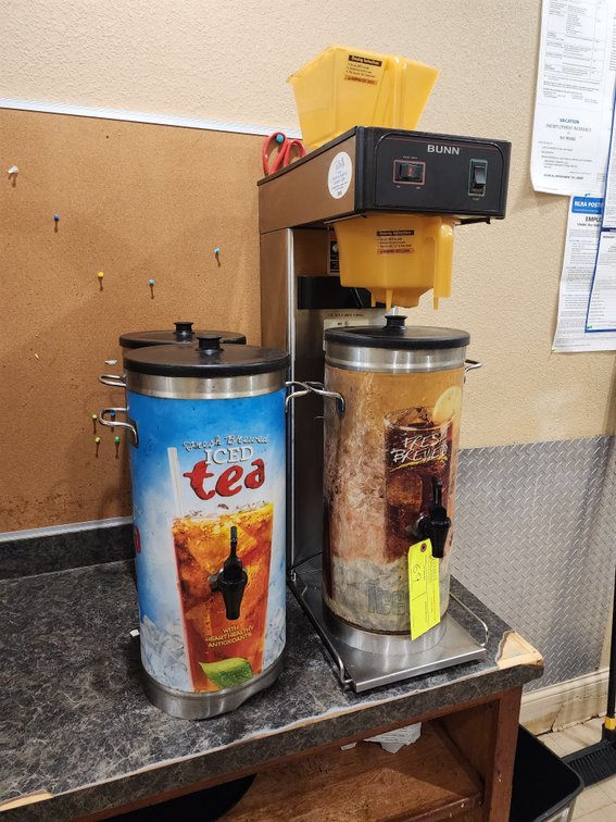 Bunn Model TB3Q Tea Brewer and (3) Tea Urns