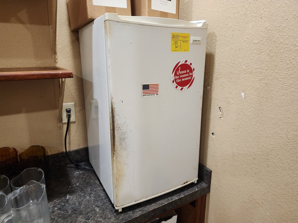 Magic Chef Mini Fridge