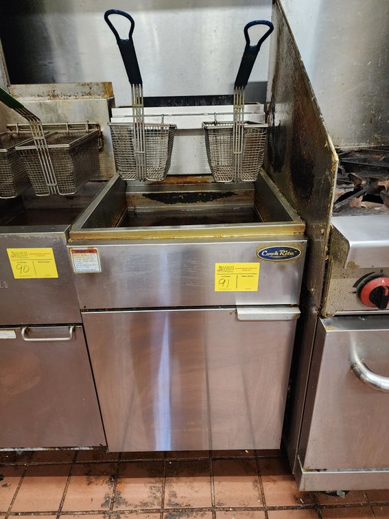 Cook Rite Deep Fryer, Full of Grease, Must Remove and Discard Used Grease